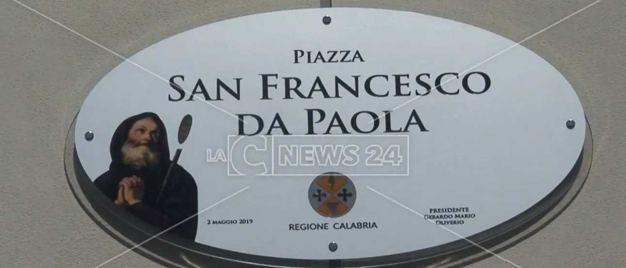 Il piazzale della Cittadella regionale dedicato a San Francesco di Paola