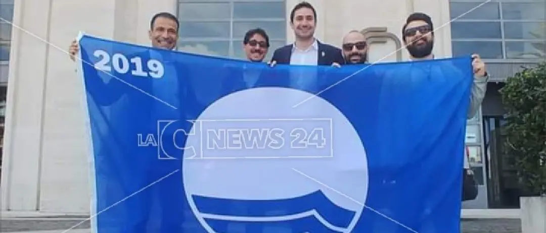 Turismo e ambiente, a Soverato sventola ancora la bandiera blu