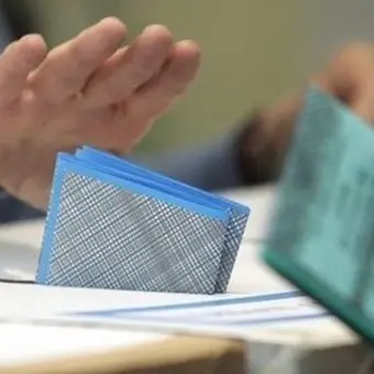 Elezioni, nominati gli scrutatori a Nicotera: c'è anche... un defunto