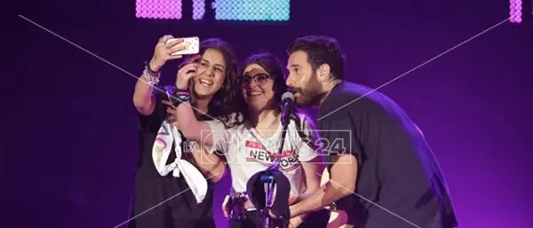 Il “love tour” dei Thegiornalisti travolge Reggio Calabria