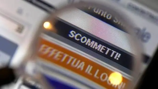 Scommesse, scoperti centri abusivi nel Crotonese: tre denunce