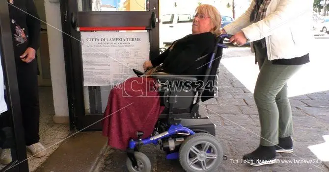 Lamezia off limits per i disabili, “vietata” anche sede dei Servizi sociali