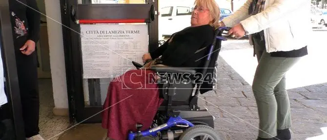 Lamezia off limits per i disabili, “vietata” anche sede dei Servizi sociali