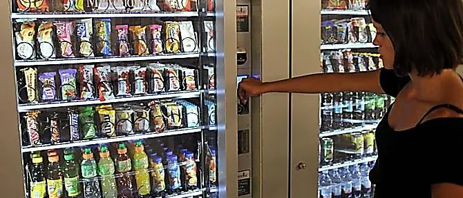 Reggio, arrestato “ladro di merendine”: danni per 20mila euro