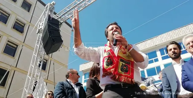 Salvini a Catanzaro: «Aiutateci a liberare la Calabria dalla sinistra»