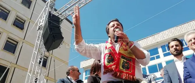 Salvini a Catanzaro: «Aiutateci a liberare la Calabria dalla sinistra»
