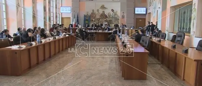 Cosenza, «Cinquestelle senza consensi e giustizialisti contro Occhiuto»