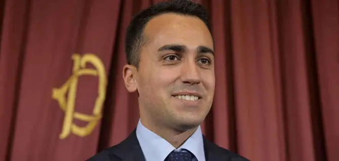 Il vicepremier Di Maio: «Un miliardo alle famiglie e a chi fa figli»