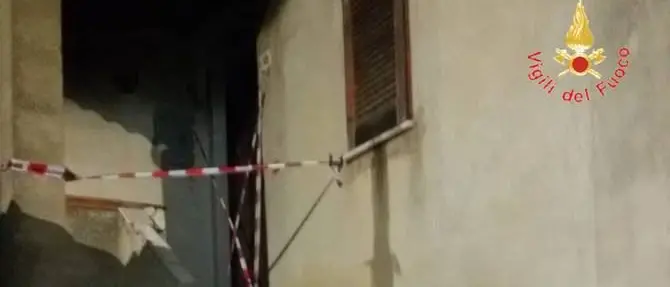 Incendio divampa in un'abitazione del Vibonese, nessun ferito