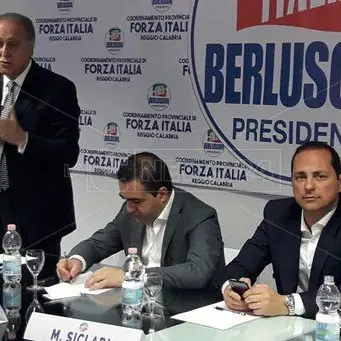 Rush finale per le Europee, Cesa a Reggio da Fi: «Regionali? Dopo il 26»