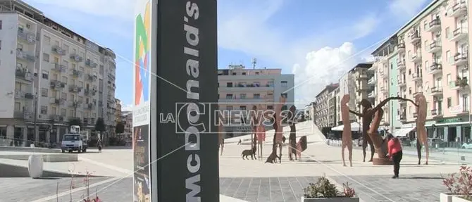 Mario Occhiuto in Procura per il soppalco di Piazza Bilotti