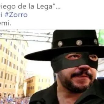 A Salvini hanno fregato il pupazzetto di Zorro ma c’è poco da ridere