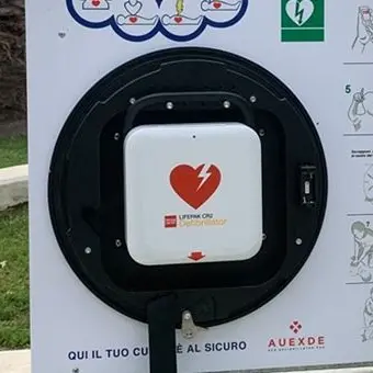 Praia città cardioprotetta: installati 15 defibrillatori semi-automatici