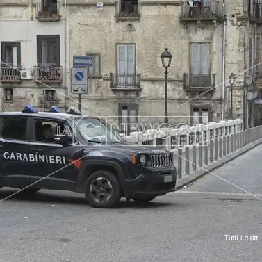 Detenuto evade dal carcere di Cosenza. È caccia all'uomo: posti di blocco ovunque