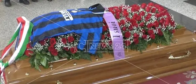 Lo struggente addio di Diamante all'ex sindaco Ernesto Caselli