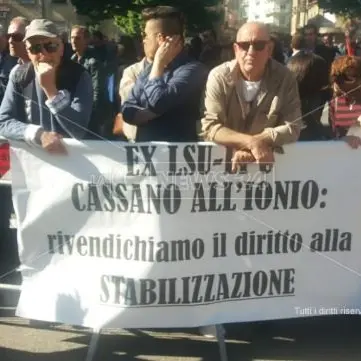 Il ministro Di Maio a Cosenza, tirocinanti ed ex Lsu-Lpu in protesta