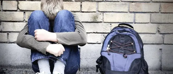 Ragazzo diabetico vittima dei bulli: «Rotto anche il sondino per l'insulina»