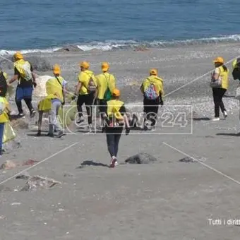 Spiagge e fondali puliti, ad Acquappesa in campo gli studenti