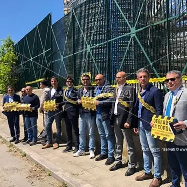 Reggio, costruttori in protesta al cantiere del Palazzo di giustizia