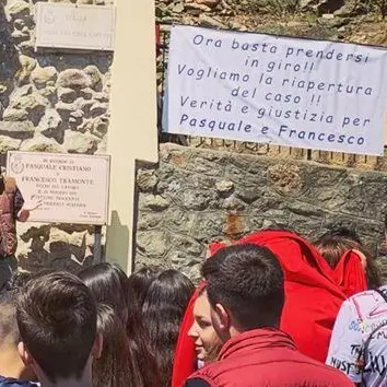 Omicidio netturbini a Lamezia, i familiari invocano giustizia: «Si riapra il caso»