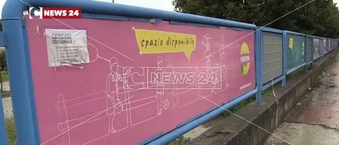 Accolta l'istanza cautelare: sospesa la rimozione degli impianti a Vibo