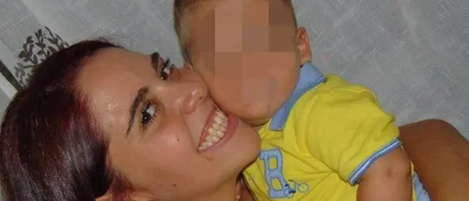 Il piccolo Leonardo massacrato di botte, atroci gli esiti dell’autopsia