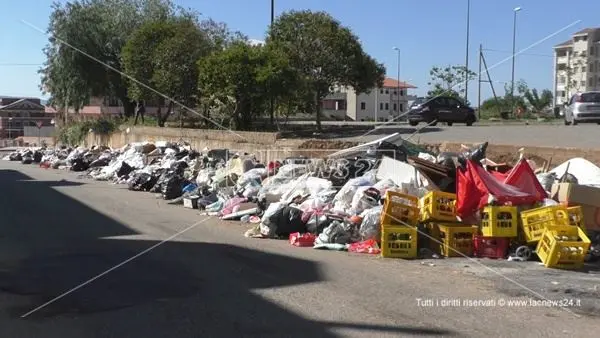 Arghillà di Reggio: inciviltà, inefficienze e abbandono selvaggio di rifiuti