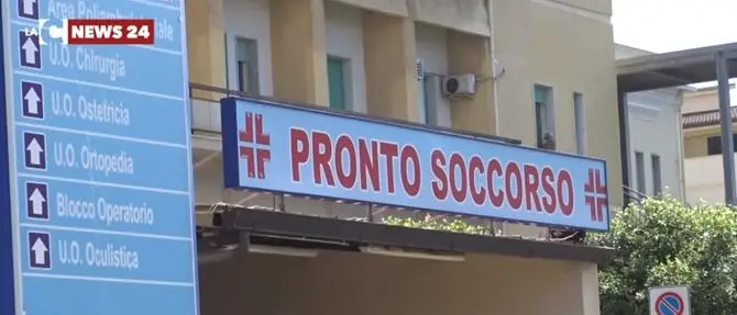 Ospedale di Melito Porto Salvo, servizio 118 in piena emergenza