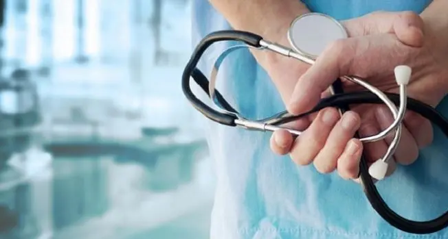 L’Ordine dei Medici di Reggio Calabria elogia il gesto eroico della dottoressa Angela Mirto: ferita mentre soccorreva un automobilista sulla Statale