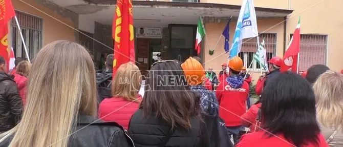 Italbacolor, tolti i sigilli all'impianto: gli operai tornano al lavoro