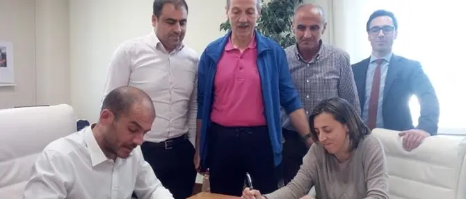 Comune e Cosenza calcio firmano la convenzione per l'uso dello stadio