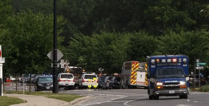 Strage in Virginia, funzionario pubblico apre il fuoco e uccide 13 persone