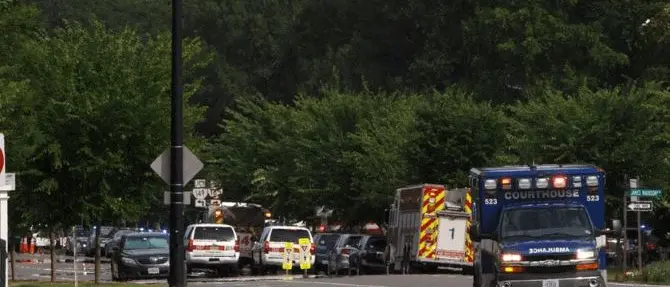 Strage in Virginia, funzionario pubblico apre il fuoco e uccide 13 persone
