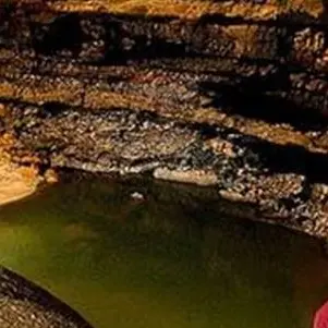 Sorpresi da un'onda di piena, quattro speleologi bloccati in una grotta nel Cosentino