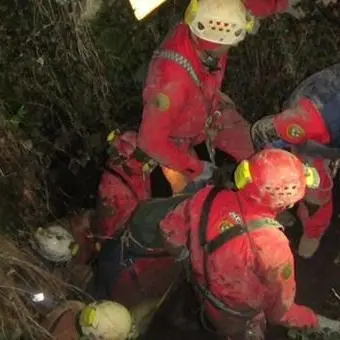 Speleologi intrappolati in una grotta, si lavora ad una via d’uscita alternativa