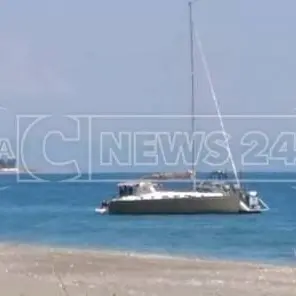 Sbarco di migranti sulle coste del Cosentino, un centinaio approdano a Calopezzati