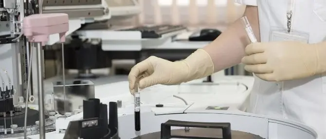 Reggio, chiude un laboratorio analisi: il sindaco scrive all’Asp