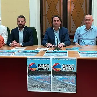 A Reggio Calabria con il Sand basket la pallacanestro si gioca sulla spiaggia