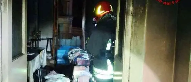Incendio in abitazione nel Vibonese, intervento dei Vigili del fuoco
