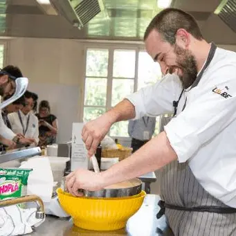 Scuola di cucina: un cosentino sul podio con pane, olio e zucchero