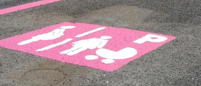 Trebisacce, le strade della cittadina ionica si tingono di rosa
