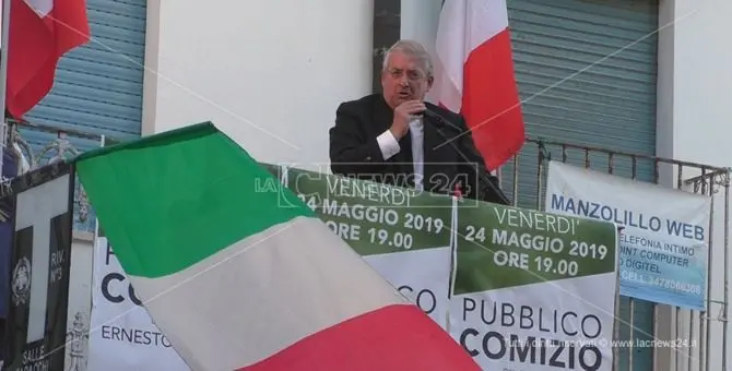 Diamante, la lunga notte di Magorno: candidato a sindaco o consigliere?