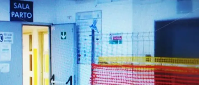 Ospedale al collasso, i medici “declinano ogni responsabilità”: neonati e mamme a rischio