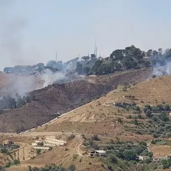 Bruciano le colline di Pentimele a Reggio Calabria