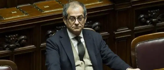 Debito pubblico, Lega: «Minibot possibile soluzione». Ma Tria frena