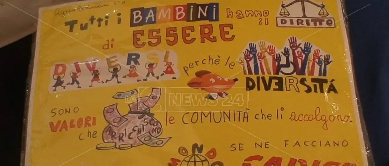 Diritti negati, l'Unesco parla ai giovani: «In Calabria 40% dei bimbi in povertà»