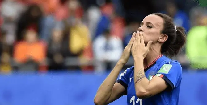 Mondiali femminili: l’Italia vince con Barbara Bonansea, il bomber ex ballerina