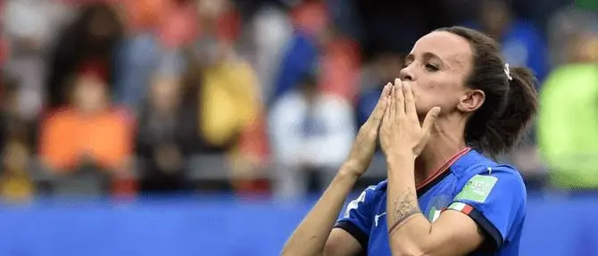 Mondiali femminili: l’Italia vince con Barbara Bonansea, il bomber ex ballerina