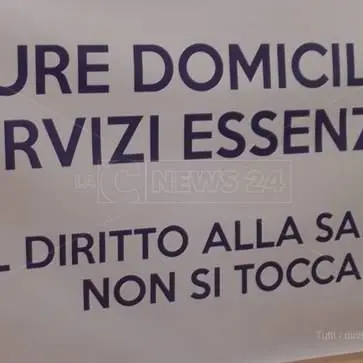 Reggio, l'urlo del terzo settore: «L'Asp garantisca il diritto alla salute e al lavoro»