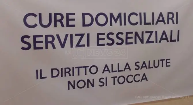 Reggio, l'urlo del terzo settore: «L'Asp garantisca il diritto alla salute e al lavoro»